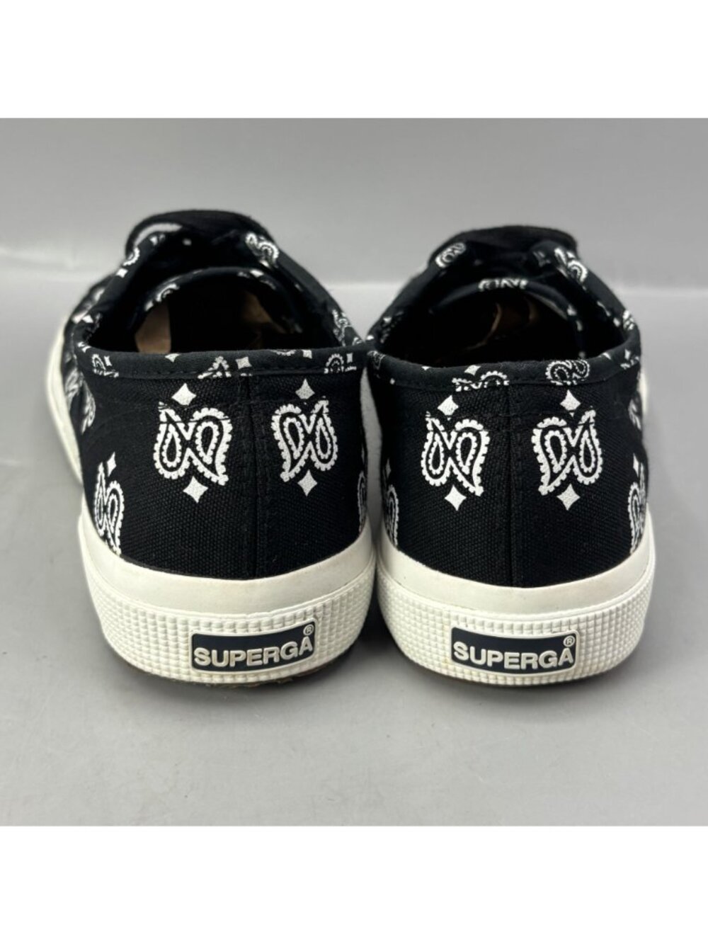 Superga Black Bandana Print Canvas Low-Top Sneakers Size 38 Unisex 7.5w/6m Shoes - Picture 5 of 9